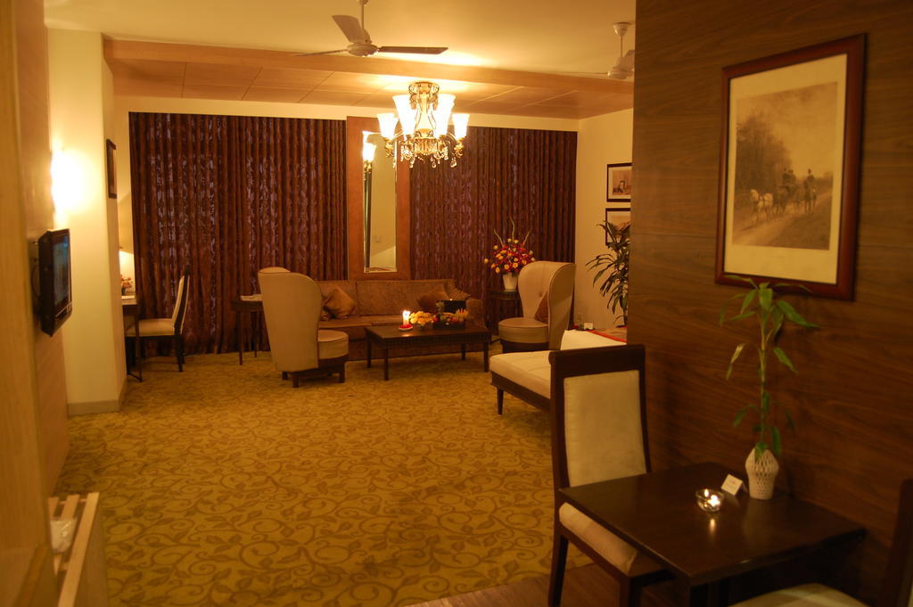 Hotel Centre Point Nagpur Exterior photo